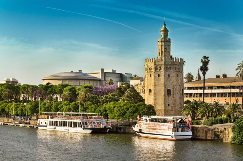 Sevilla utazás repülővel szállással 107.700 Ft.